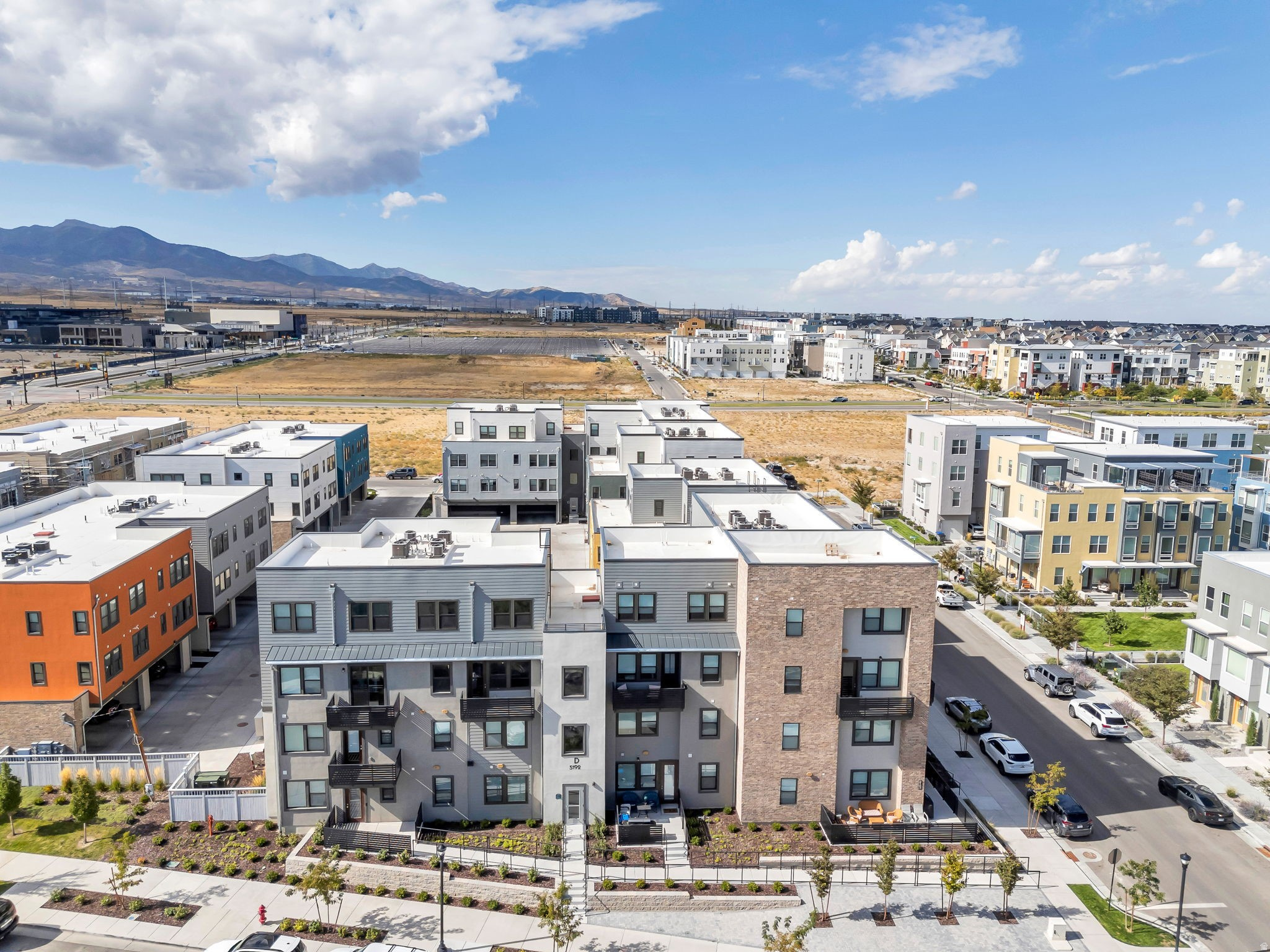 DAYBREAK - Residential