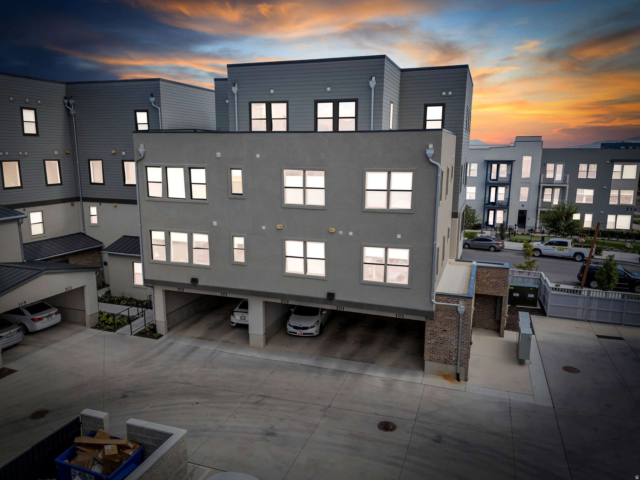 DAYBREAK - Residential