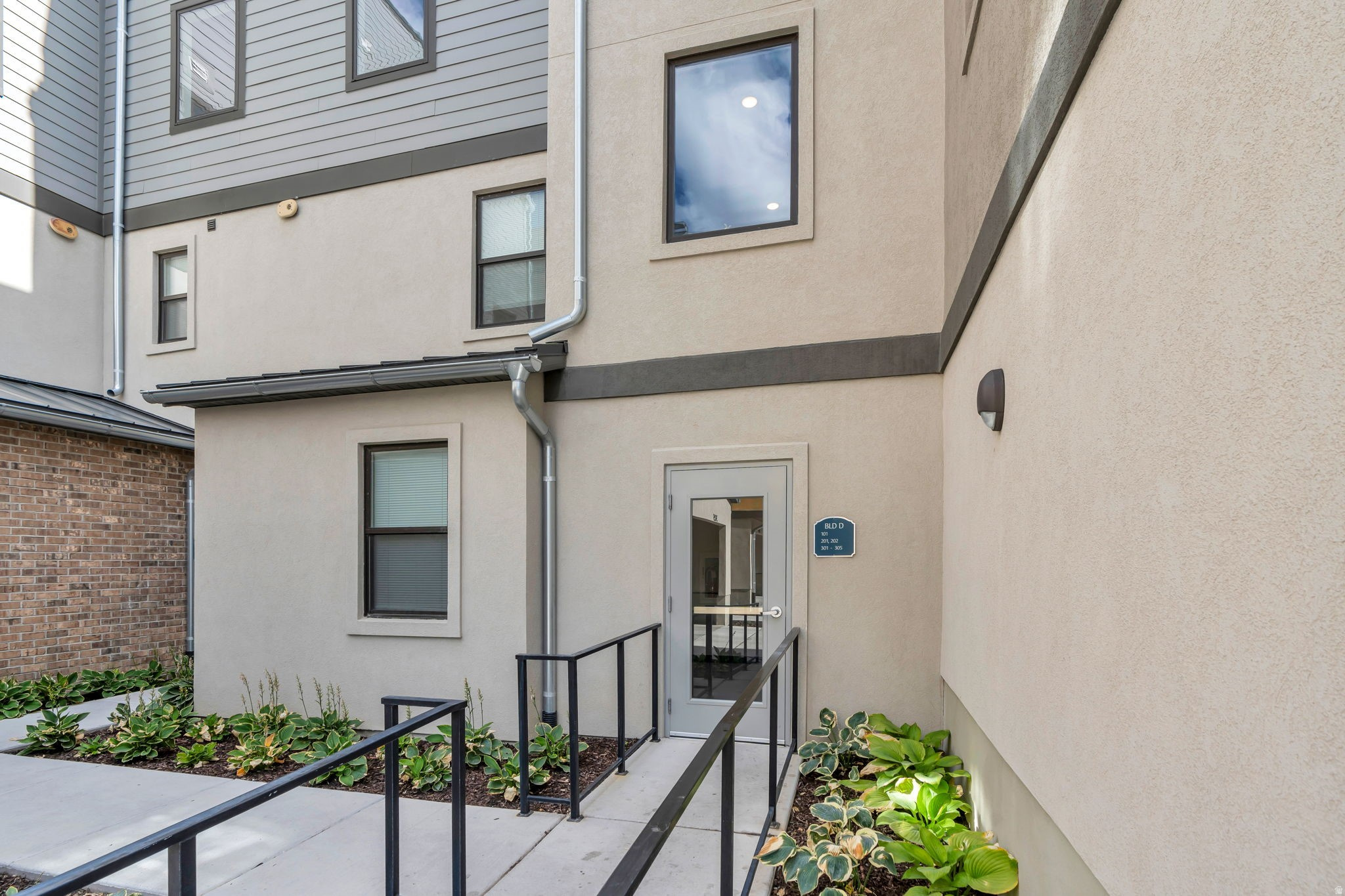 DAYBREAK - Residential