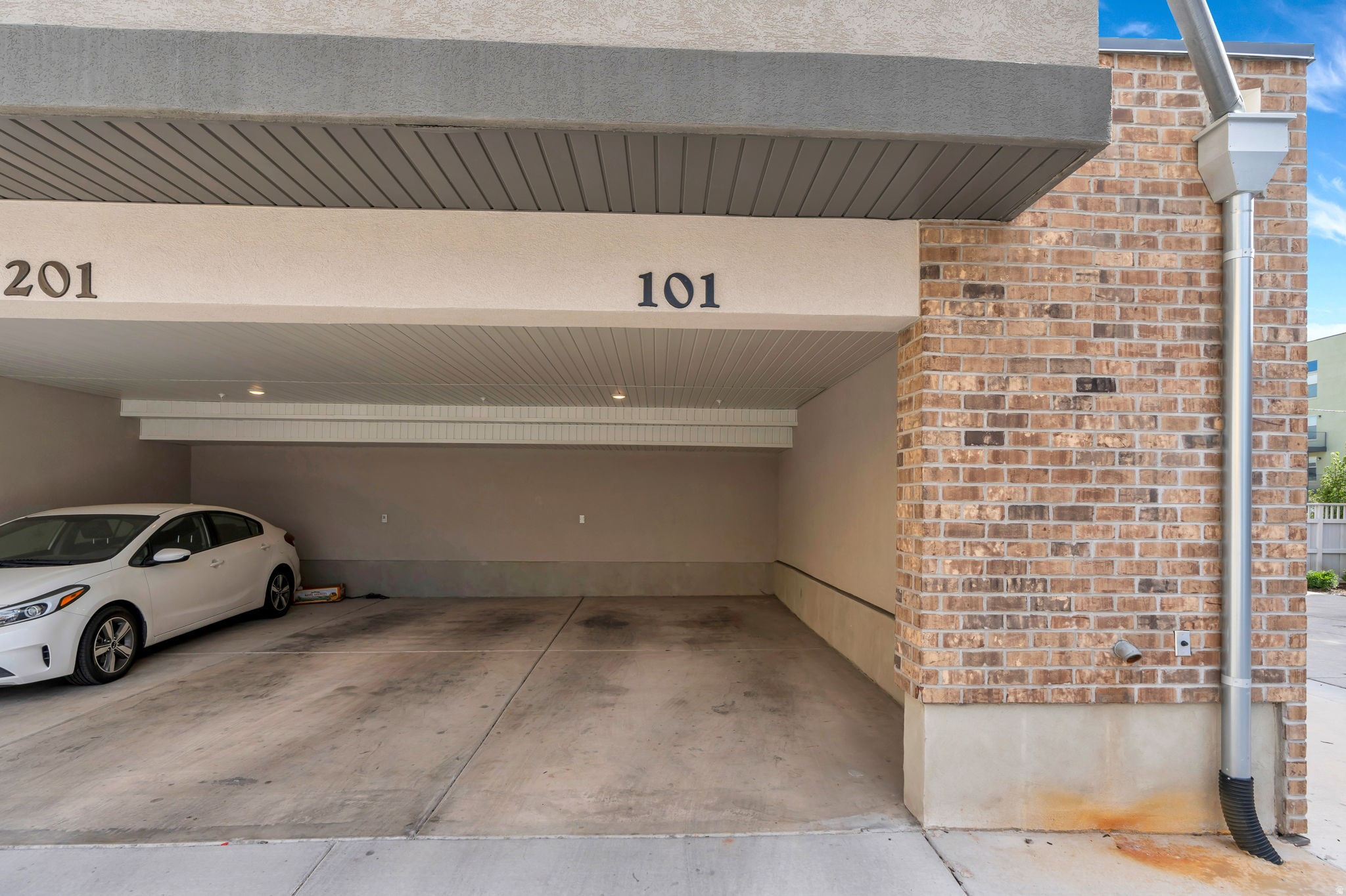 DAYBREAK - Residential