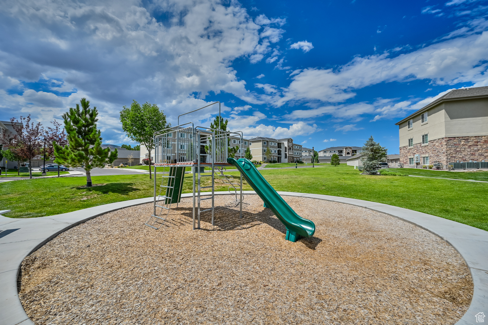 HILLCREST CONDOS - Residential Lease