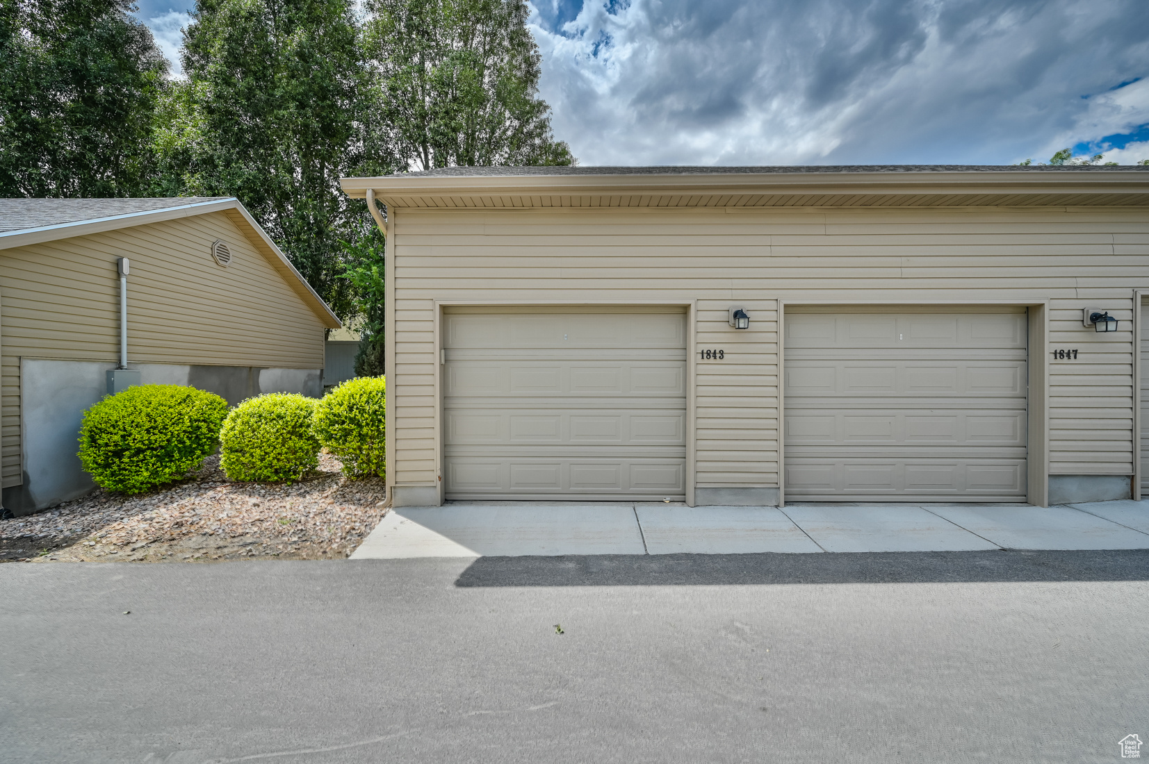 HILLCREST CONDOS - Residential Lease