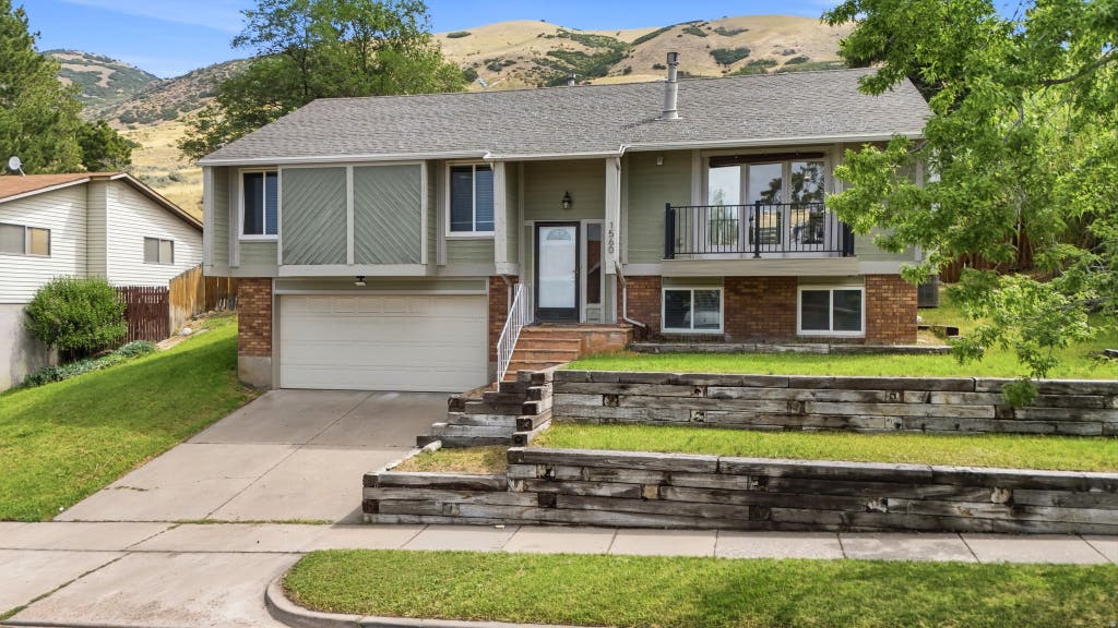 Photo of 1560 E HILLS DR N, Bountiful, UT 84010 (MLS # 2178300)