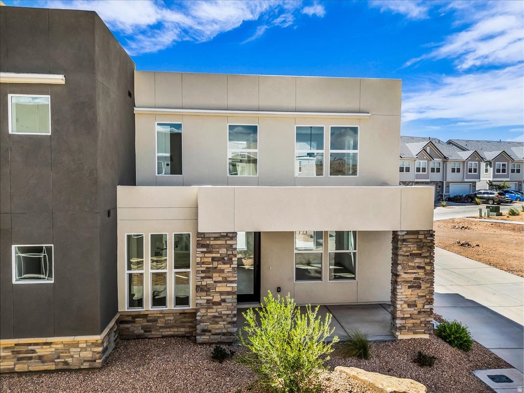 Photo of 523 W OLIVE LN, Saint George, UT 84790 (MLS # 2186576)