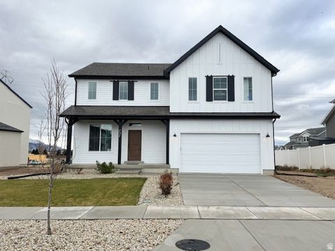 Photo of 737 N PLAINSMAN DR #108, Spanish Fork, UT 84660 (MLS # 2125676)