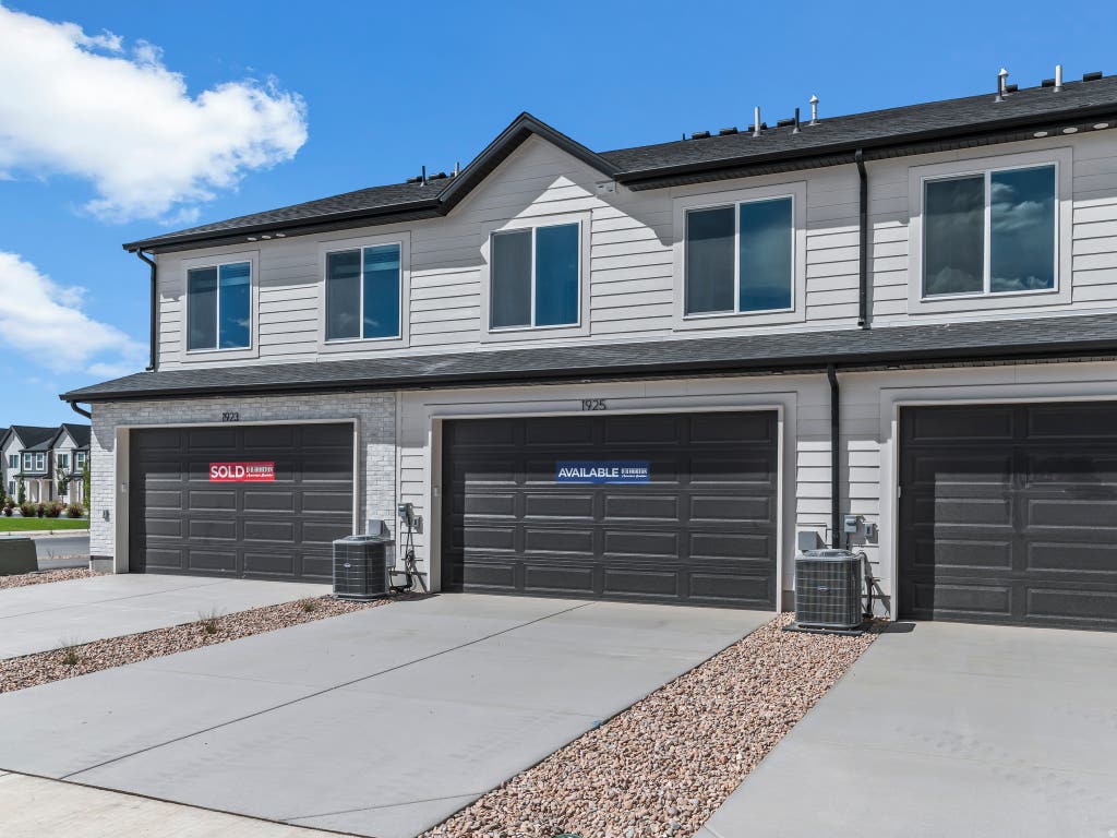Photo of 1678 N COPPER CYN DR #1307, Tooele, UT 84074 (MLS # 2181171)