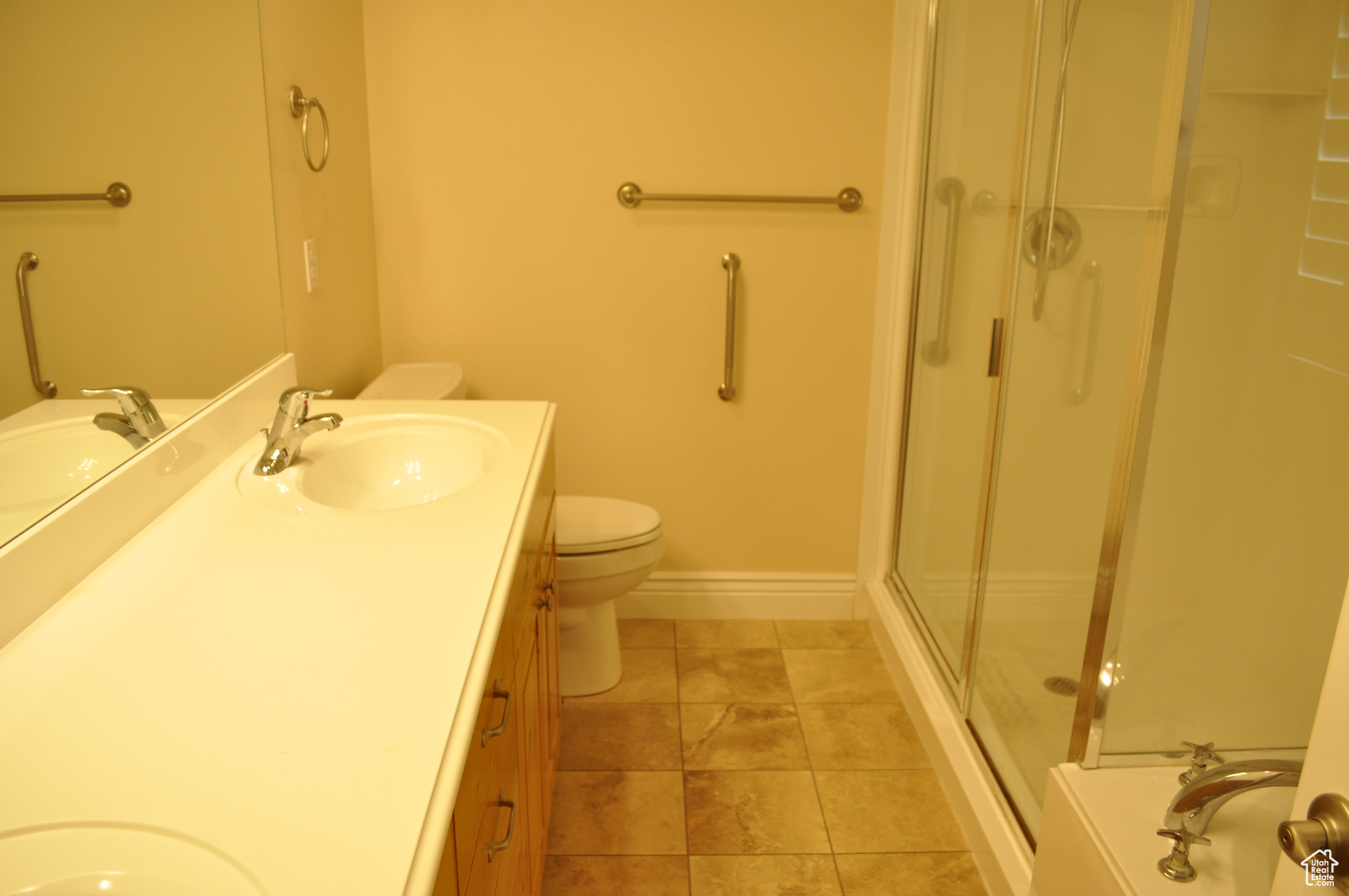 TEMPLE SHADOWS - Residential