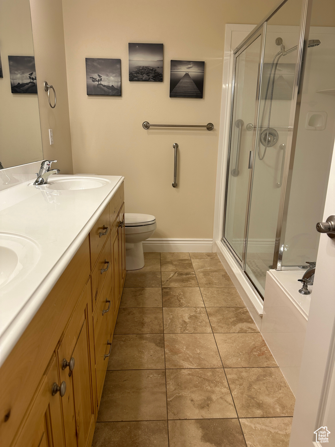 TEMPLE SHADOWS - Residential