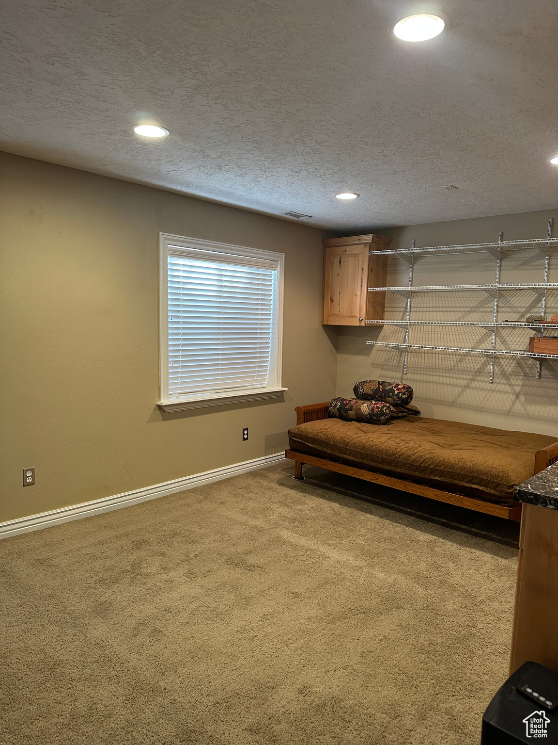 TEMPLE SHADOWS - Residential