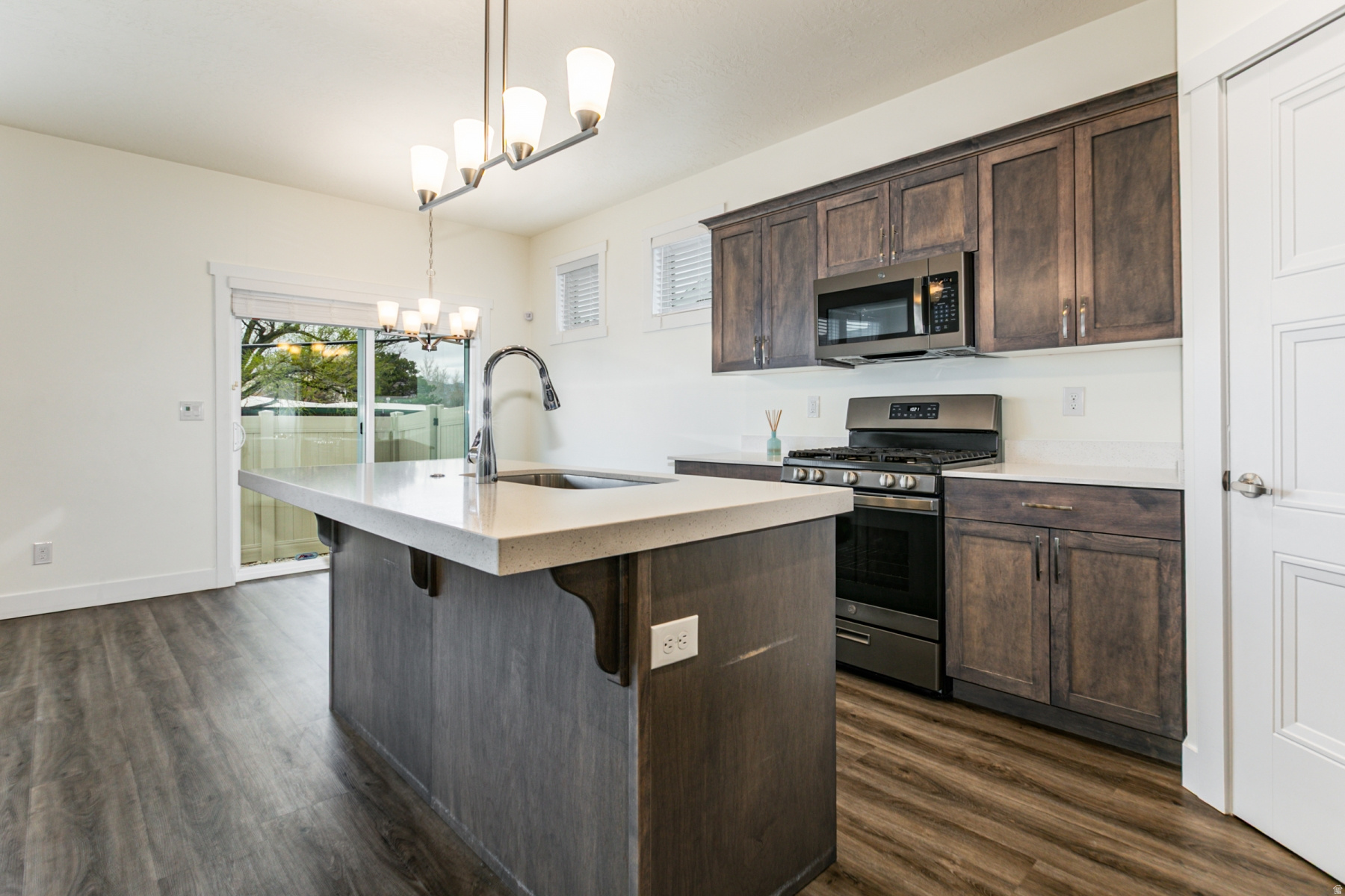 WEYBURN POINTE - Residential