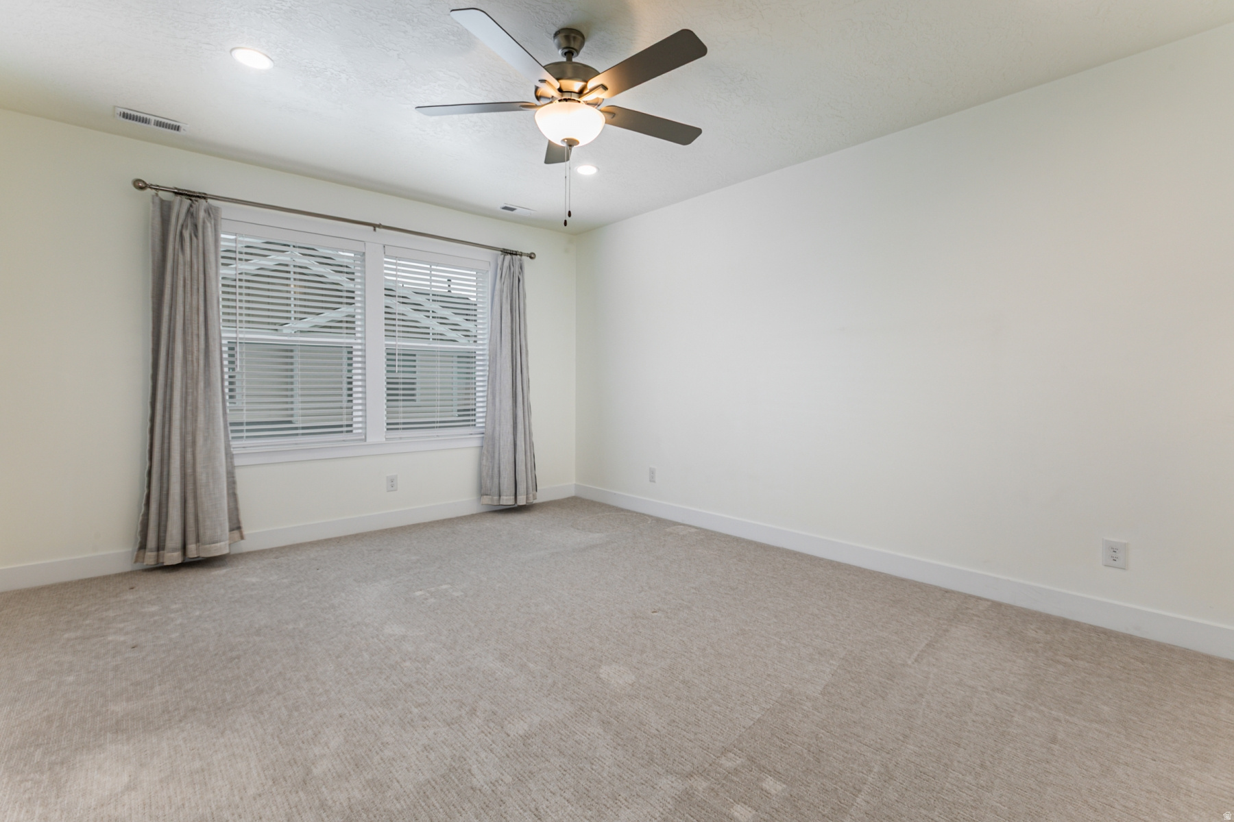 WEYBURN POINTE - Residential