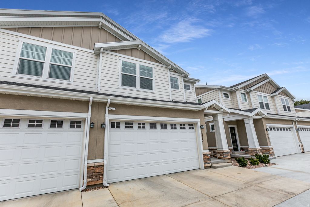 Photo of 1313 E WEYBURN LN, Holladay, UT 84117 (MLS # 2144438)