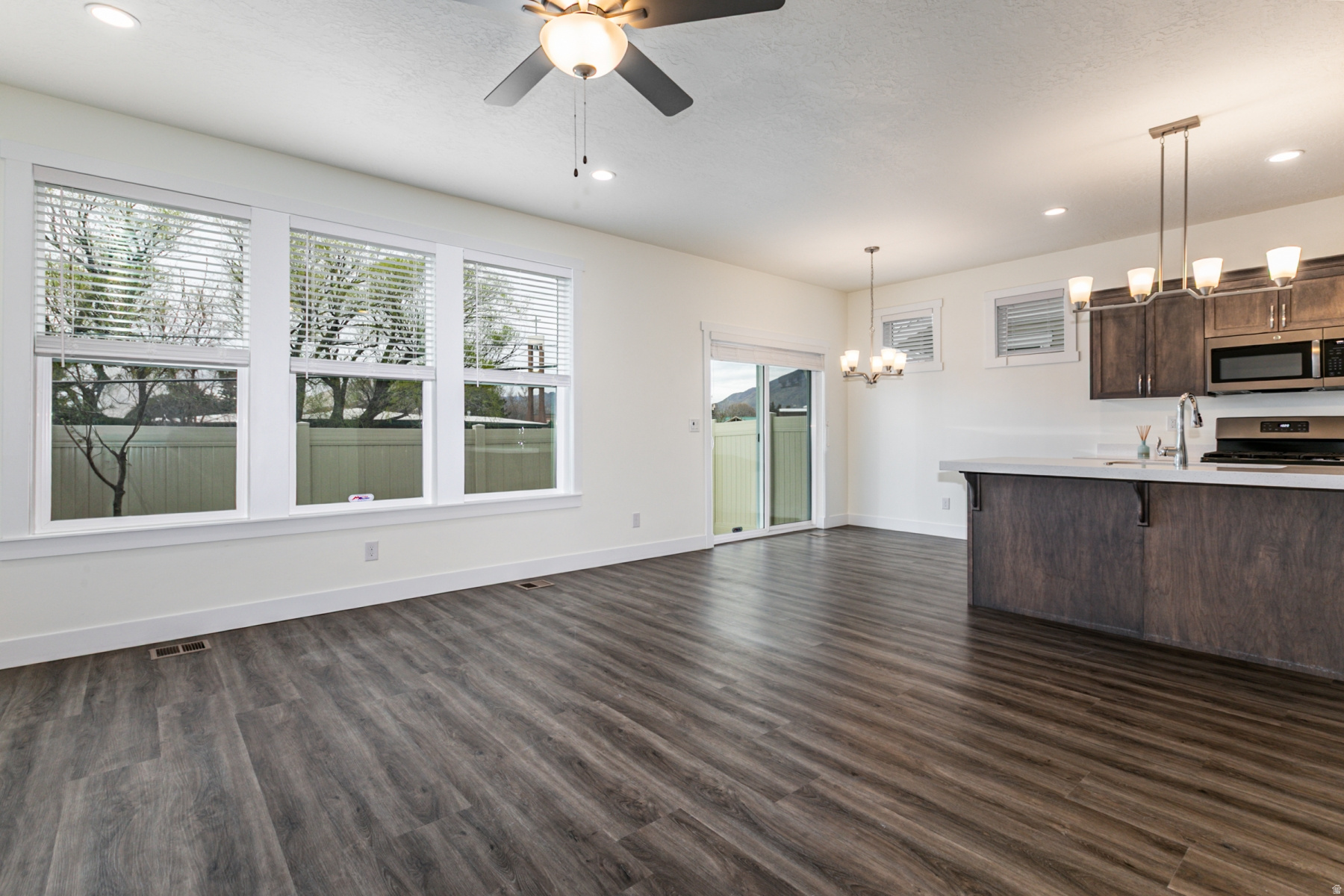 WEYBURN POINTE - Residential