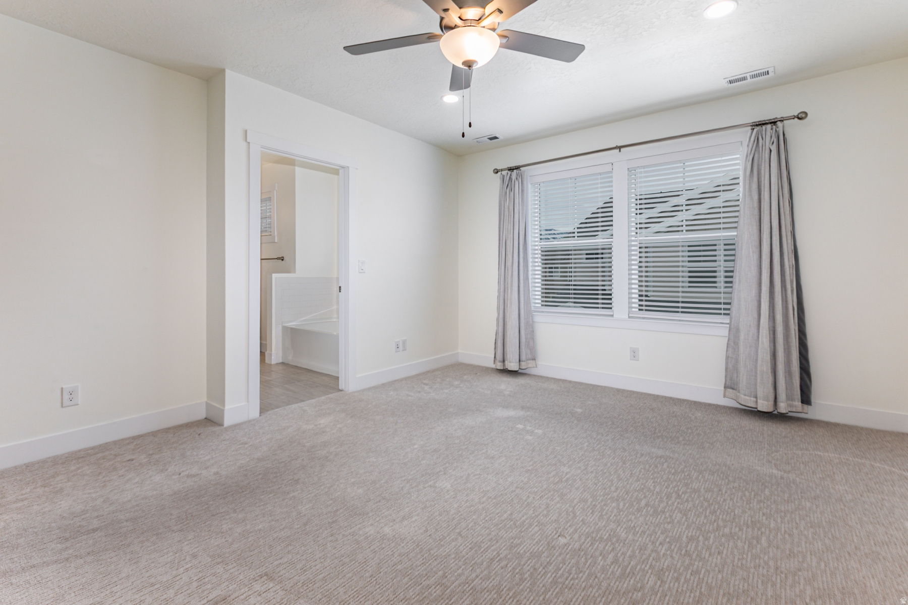 WEYBURN POINTE - Residential