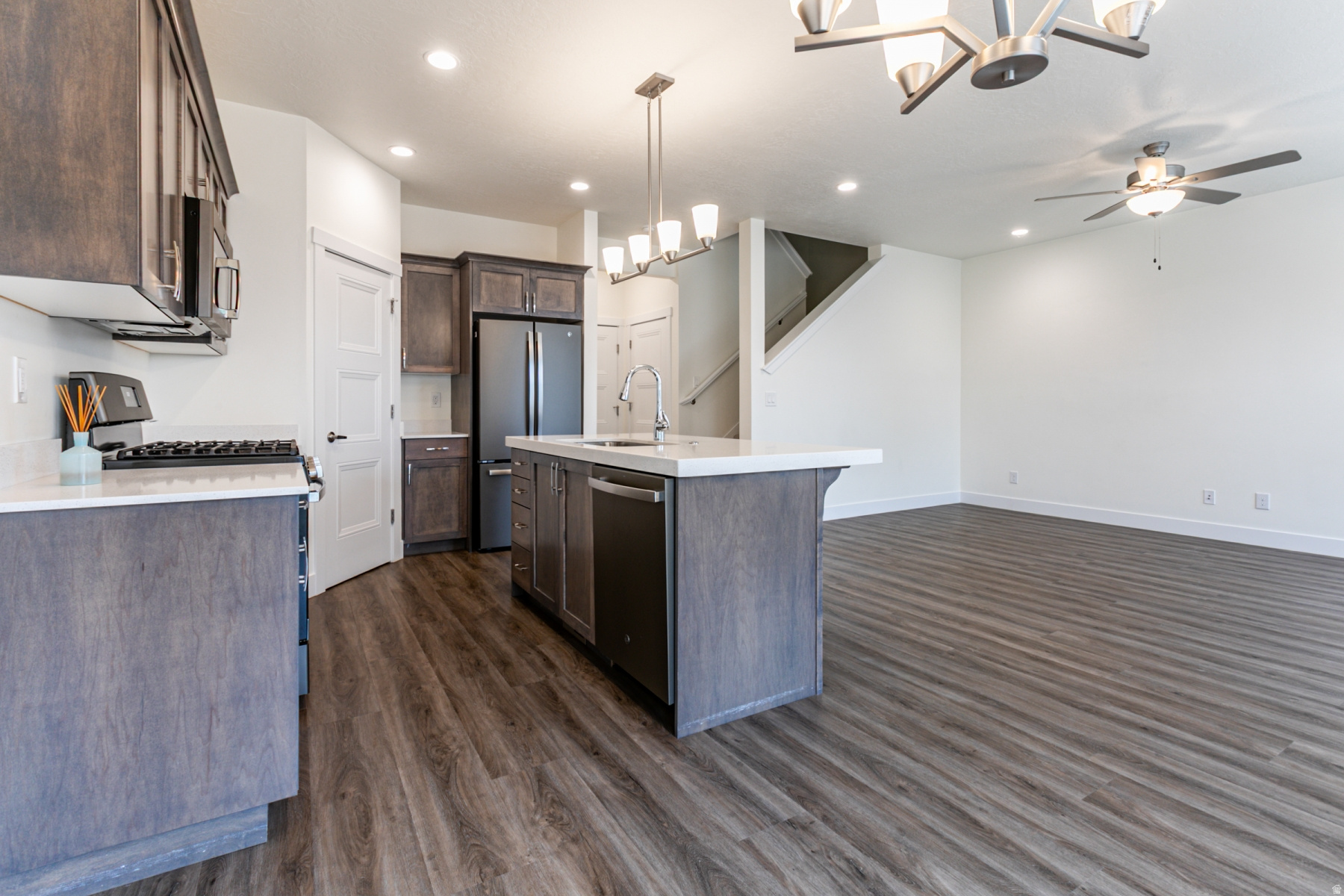 WEYBURN POINTE - Residential