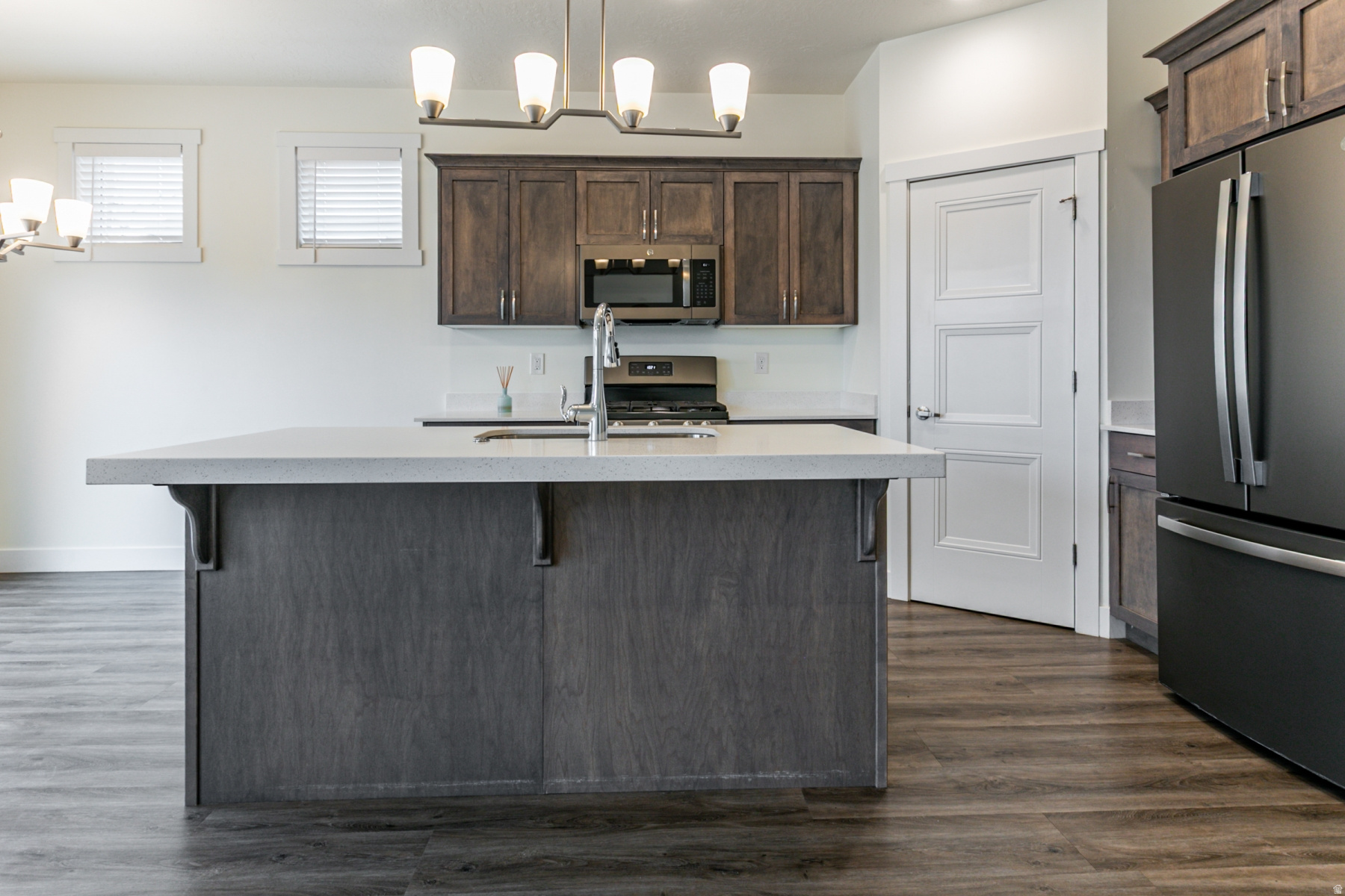 WEYBURN POINTE - Residential