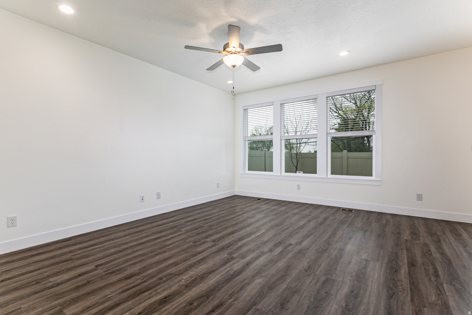 WEYBURN POINTE - Residential