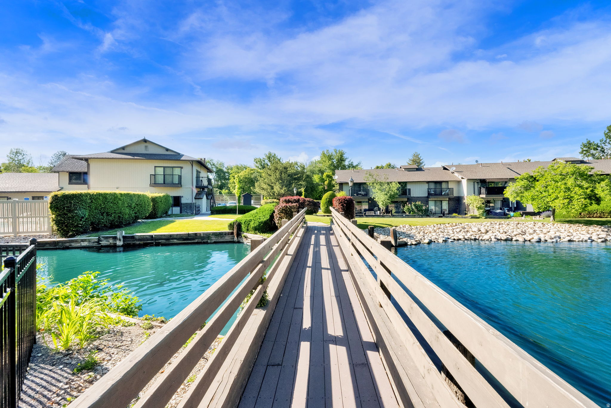 HIDDEN LAKE - Residential
