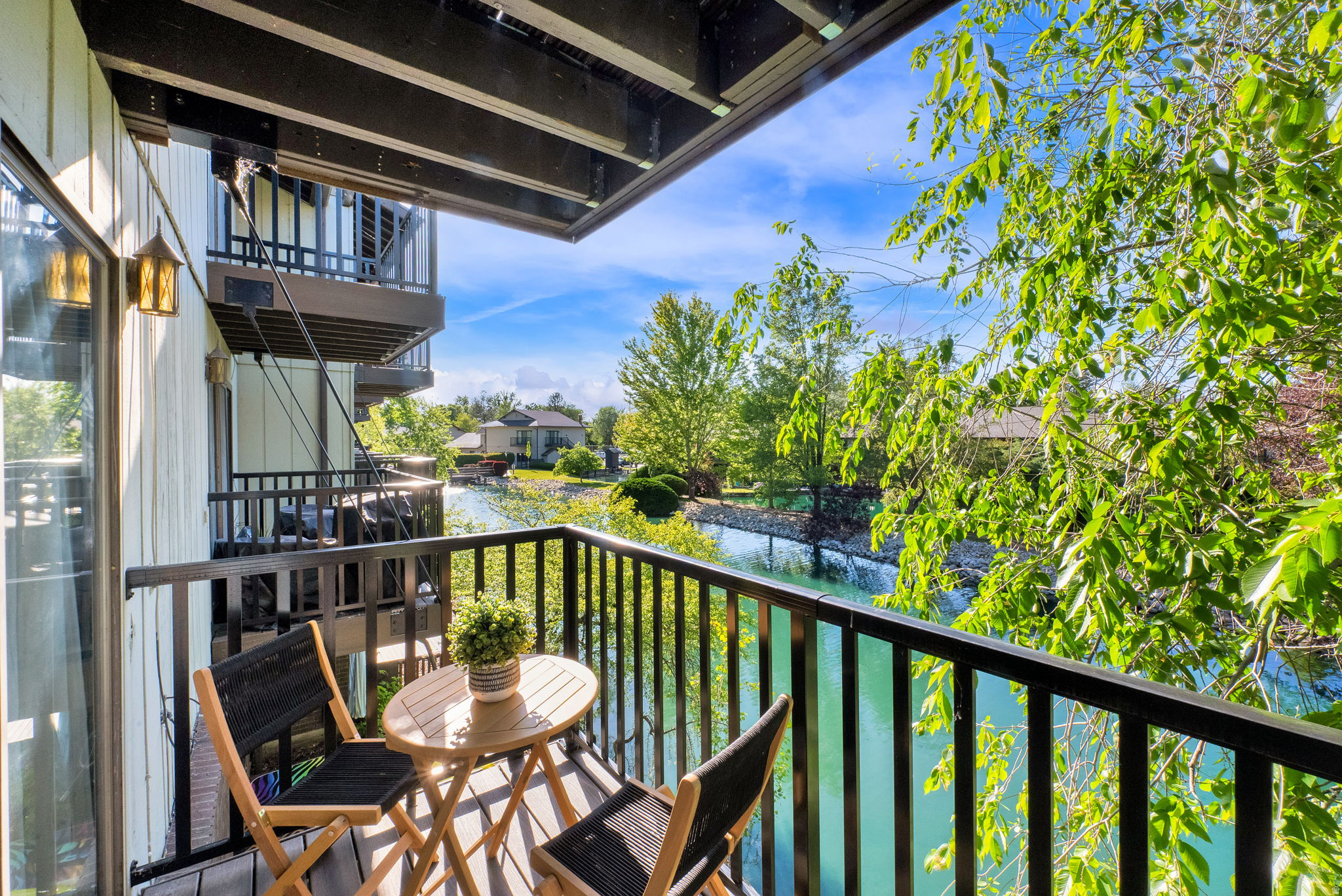 HIDDEN LAKE - Residential