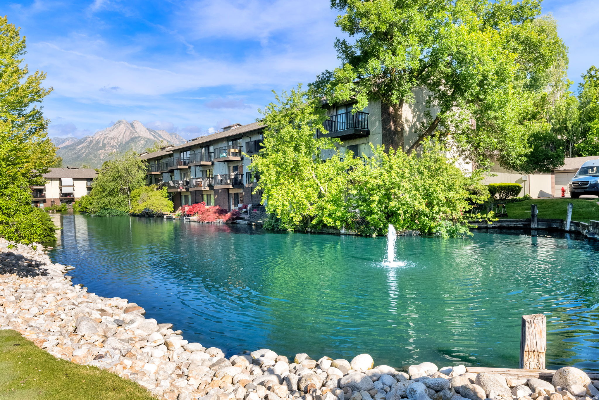 HIDDEN LAKE - Residential