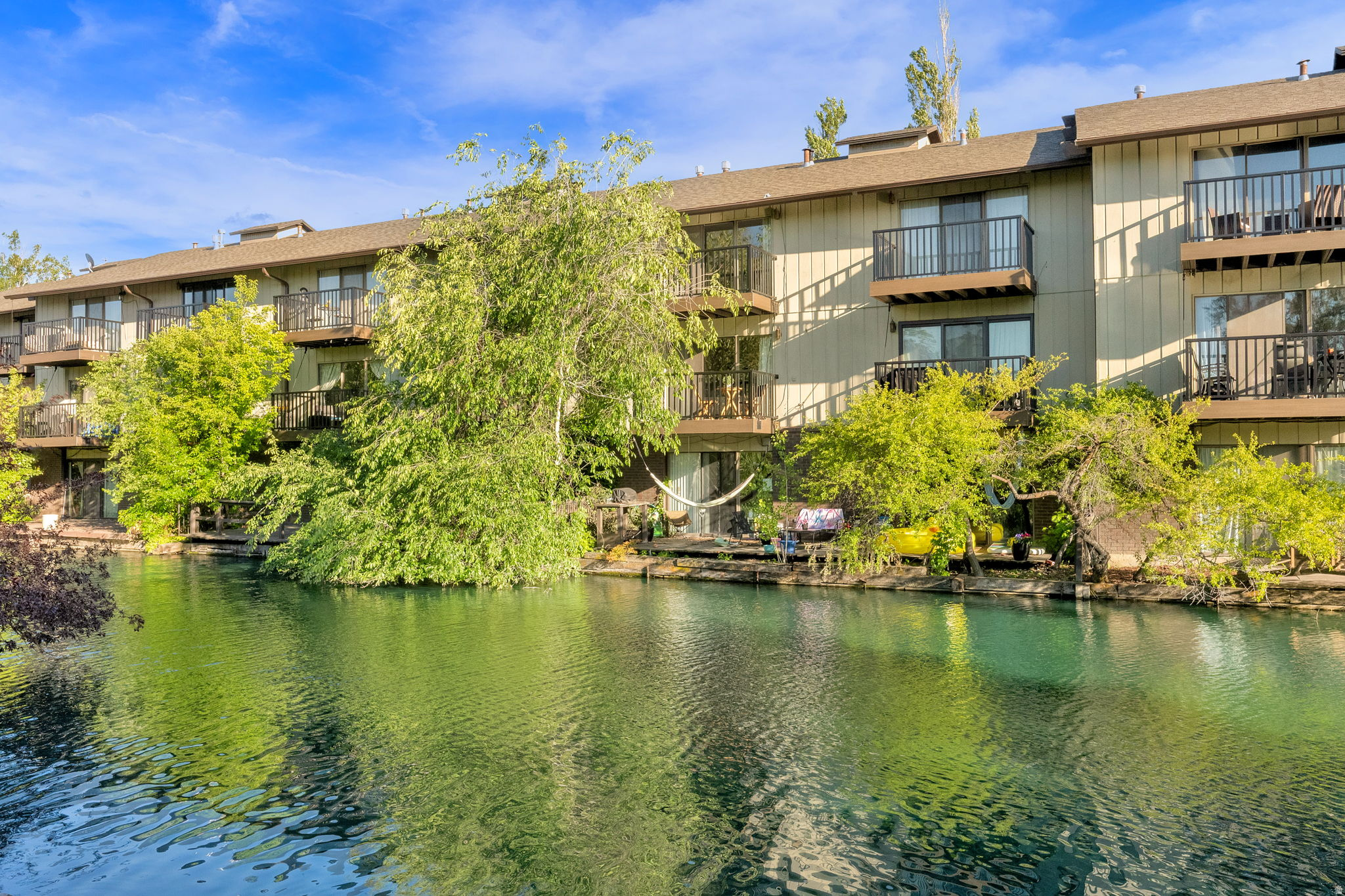 HIDDEN LAKE - Residential