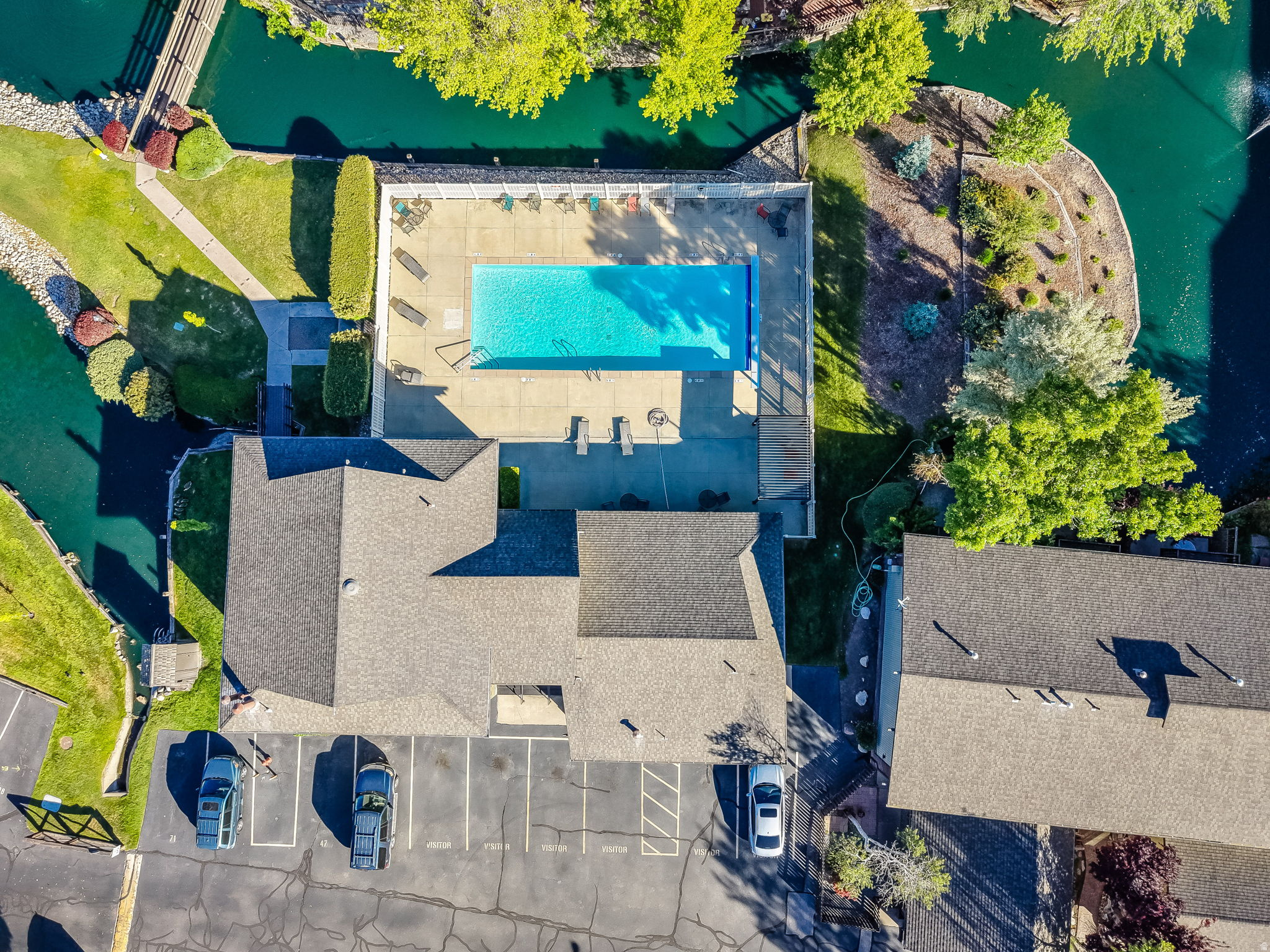 HIDDEN LAKE - Residential