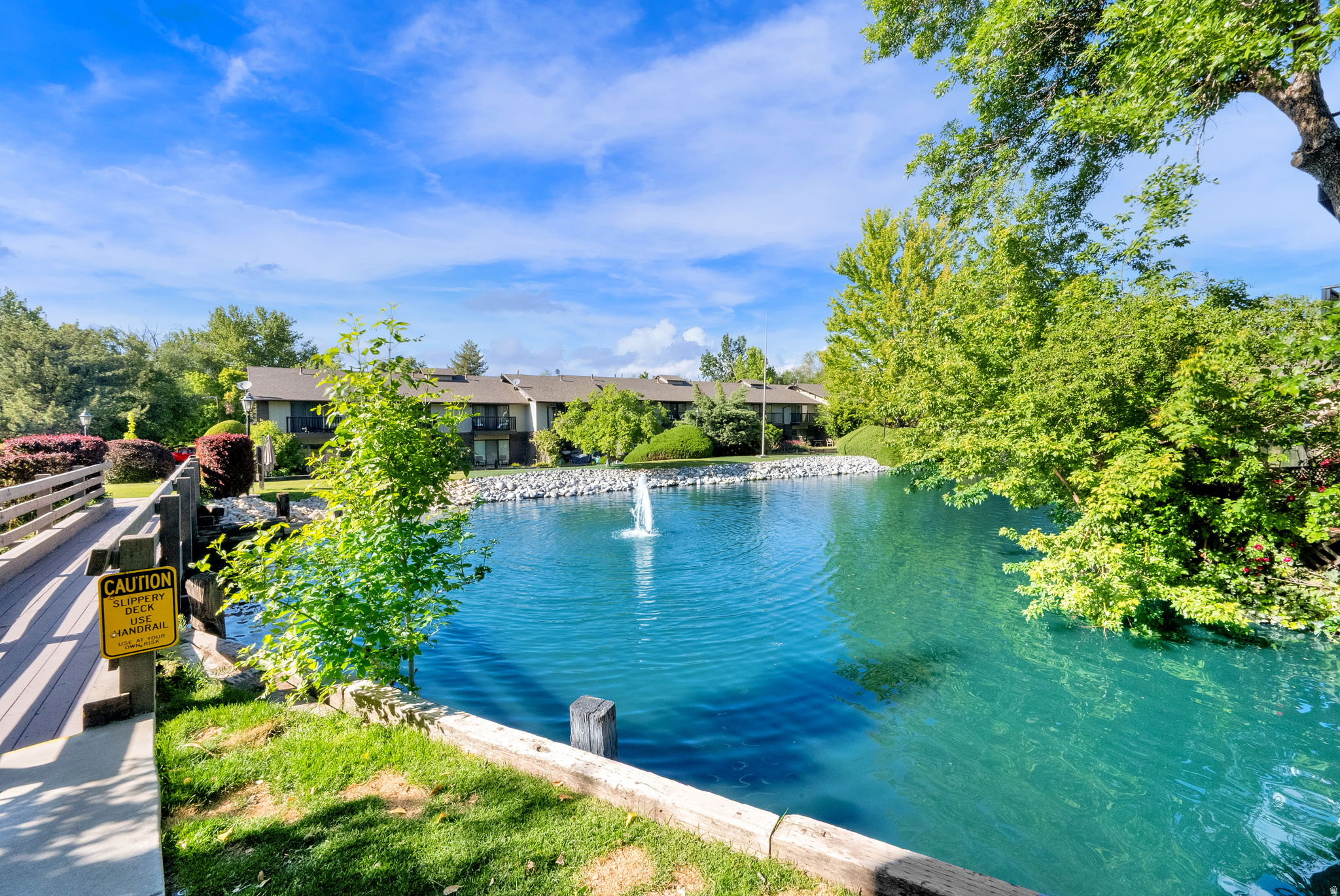 HIDDEN LAKE - Residential