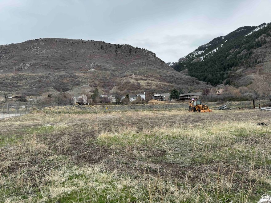 Great lot, ready to build your dream home on!  Amazing views of the mountains and Canyon! Curb, gutter, and sidewalk have been paid for and will be installed in the near future. (Lot 1)
