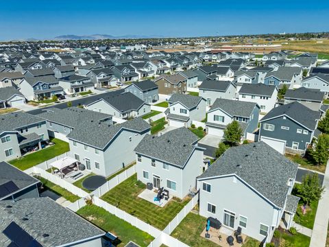 Tiny photo for 2115 W 3330 S, Syracuse, UT 84075 (MLS # 2140429)