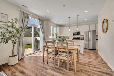 Tiny photo for 2115 W 3330 S, Syracuse, UT 84075 (MLS # 2140429)