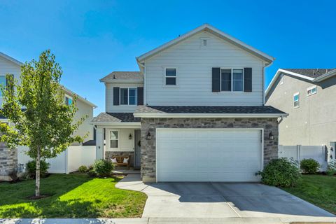 Tiny photo for 2115 W 3330 S, Syracuse, UT 84075 (MLS # 2140429)