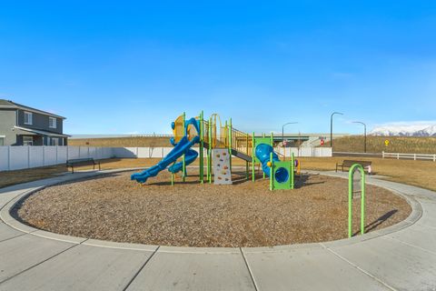 Tiny photo for 2115 W 3330 S, Syracuse, UT 84075 (MLS # 2140429)