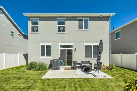 Tiny photo for 2115 W 3330 S, Syracuse, UT 84075 (MLS # 2140429)