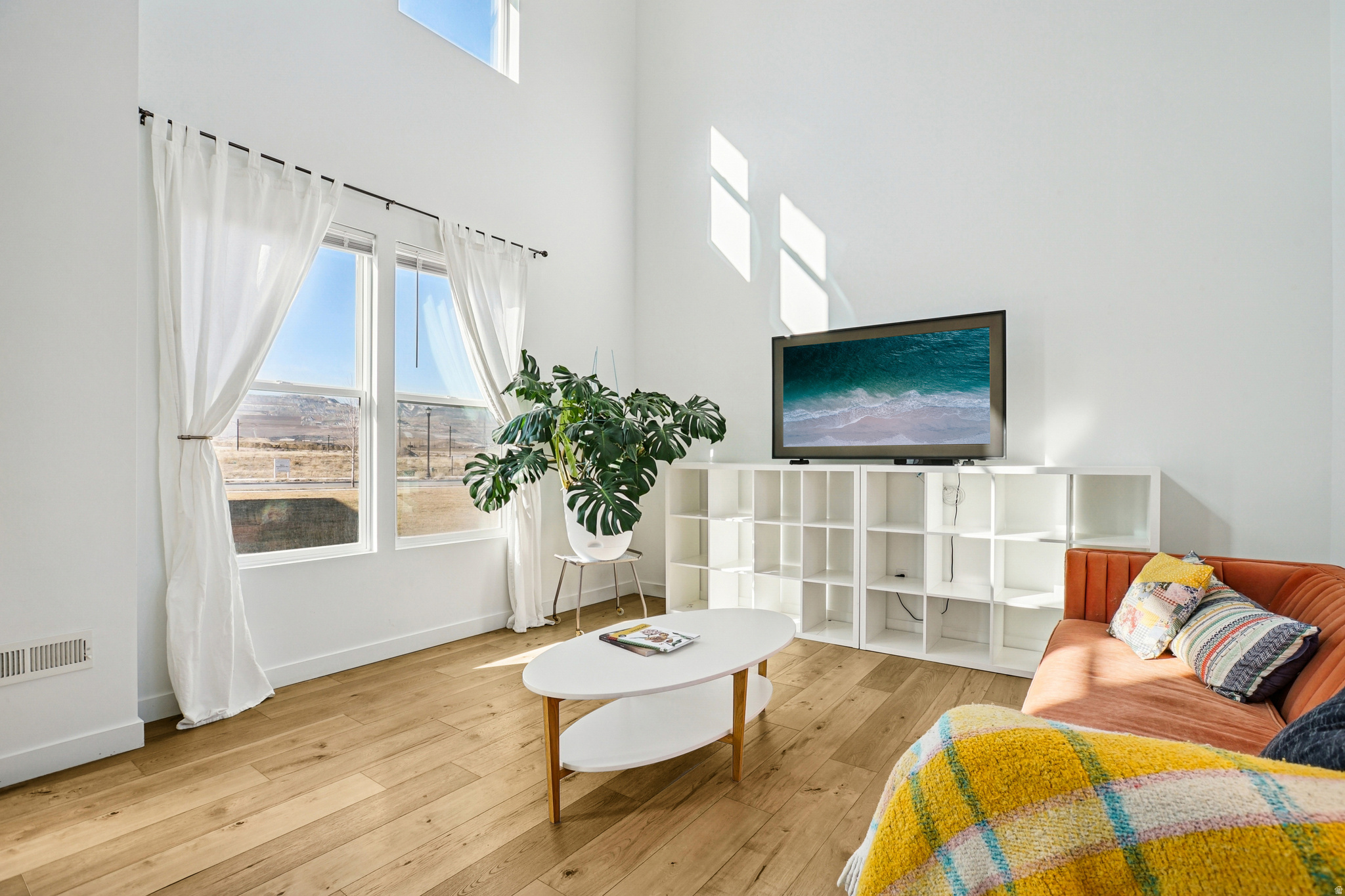 DAYBREAK - Residential