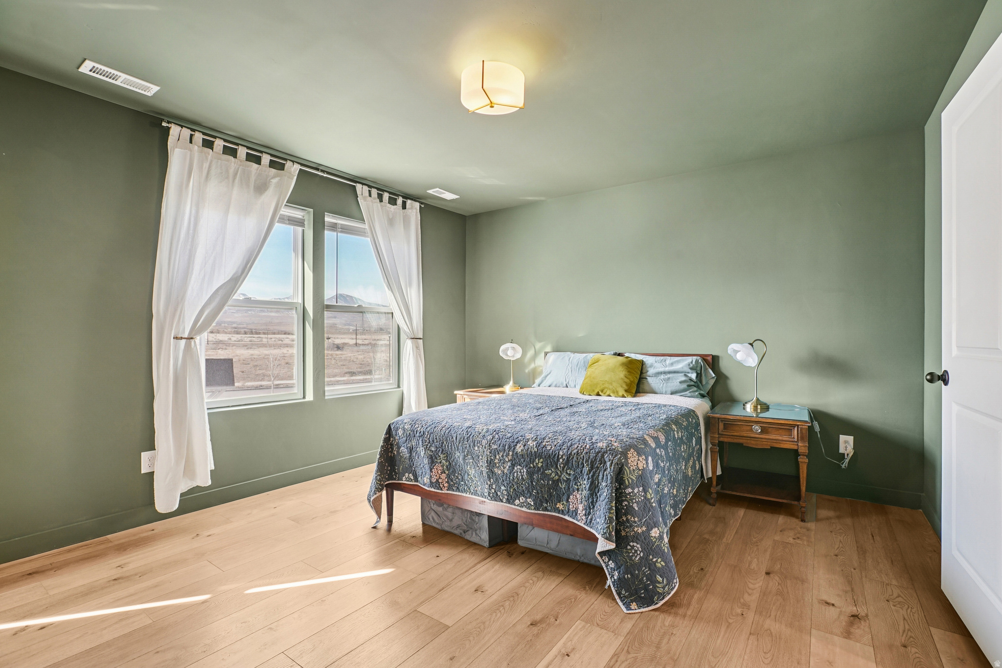 DAYBREAK - Residential