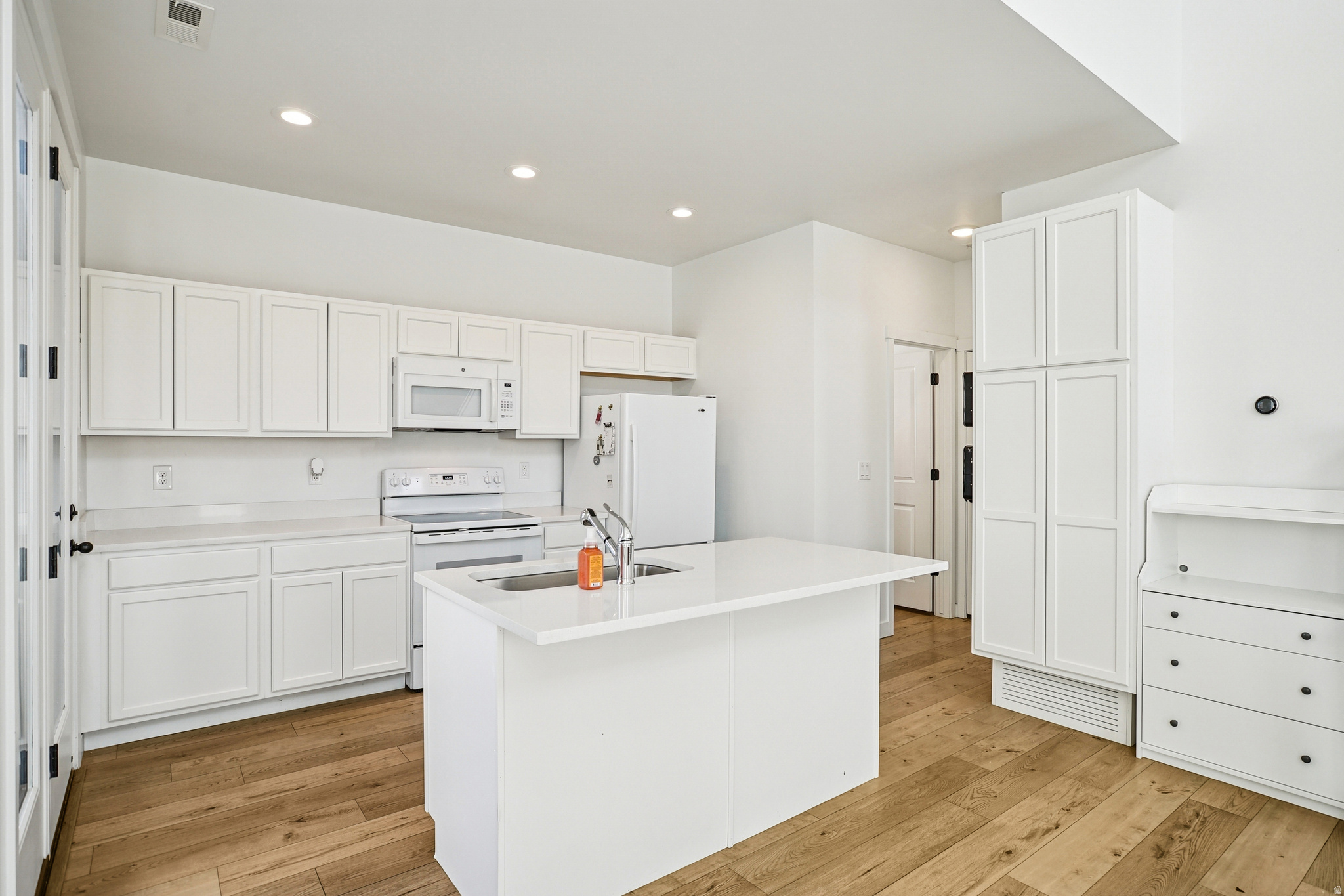 DAYBREAK - Residential