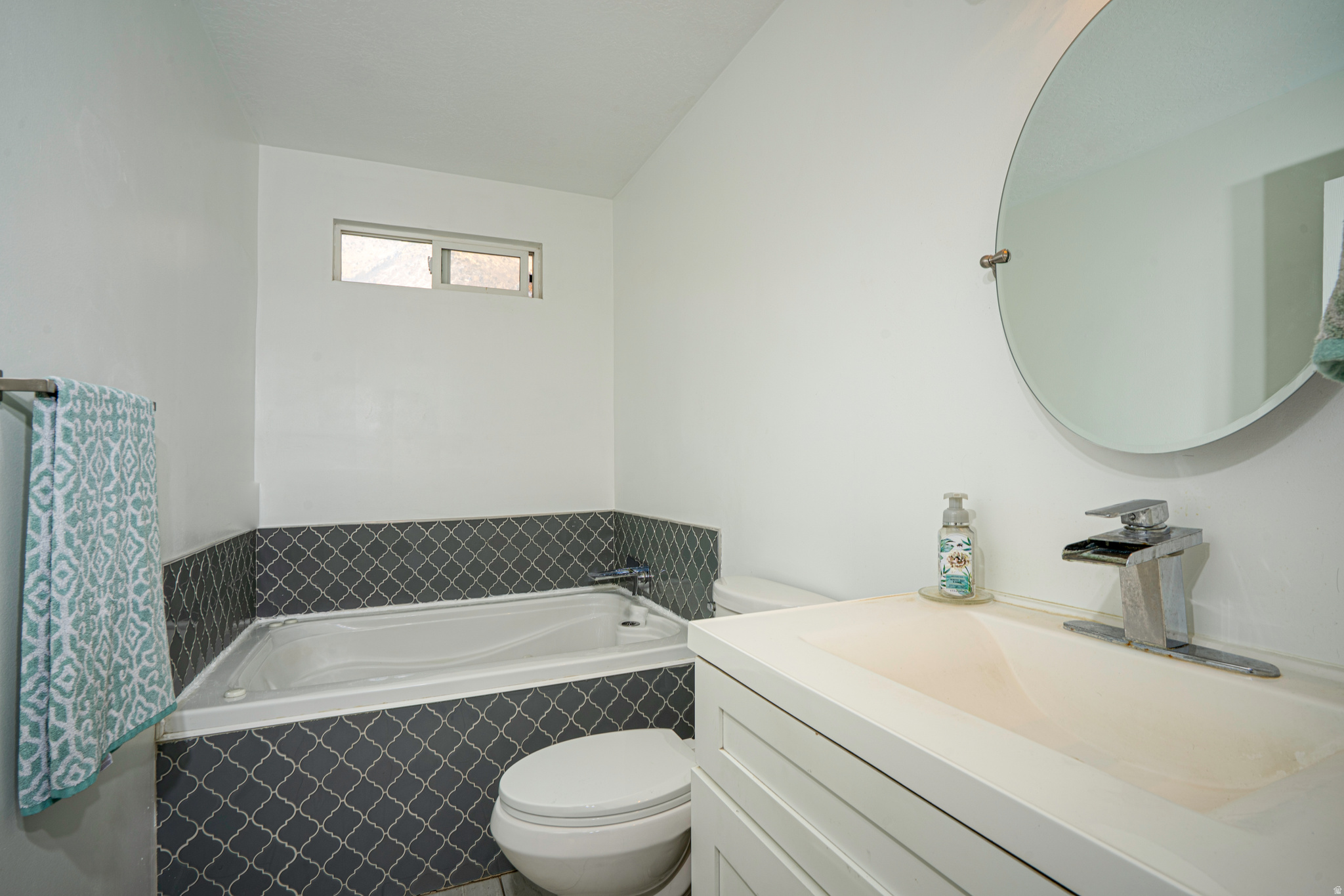 MOUNTAIN RIDGE #140 - Residential