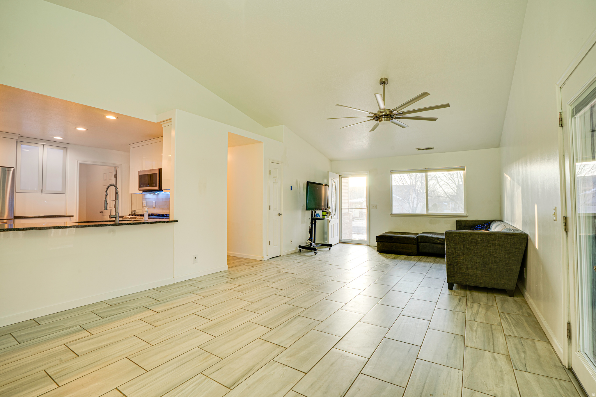 MOUNTAIN RIDGE #140 - Residential