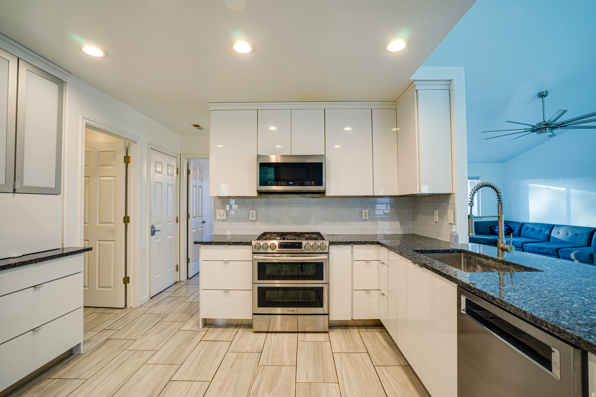 MOUNTAIN RIDGE #140 - Residential