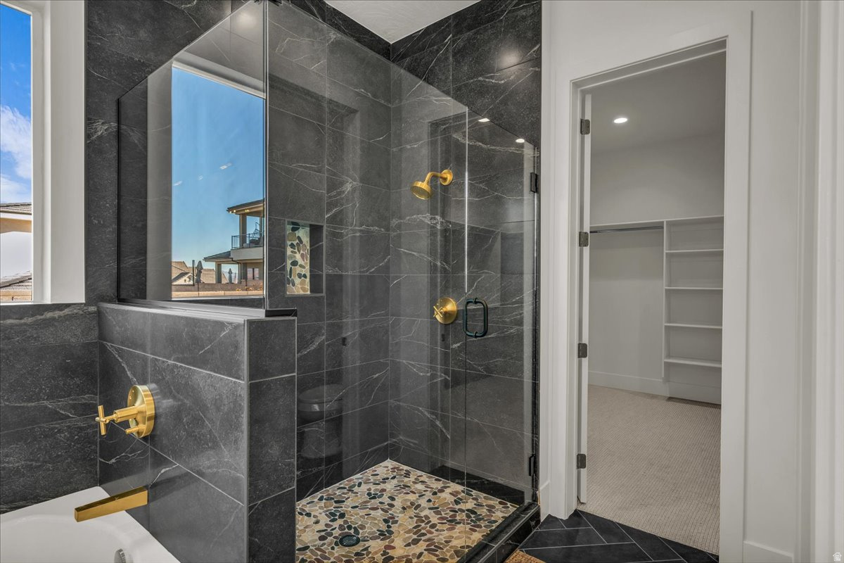 SHOOTING STAR PH 3 - Residential