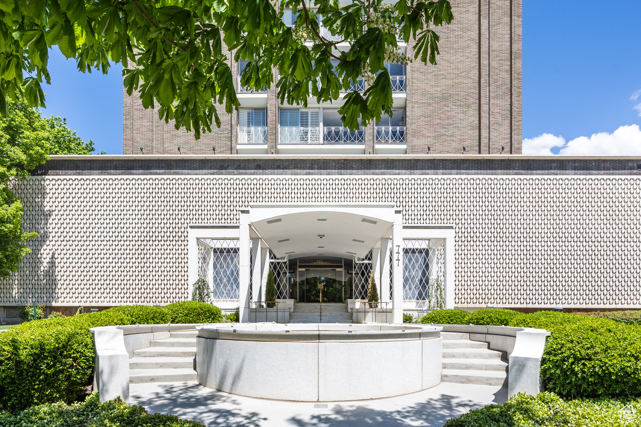 BONNEVILLE TOWER - Residential