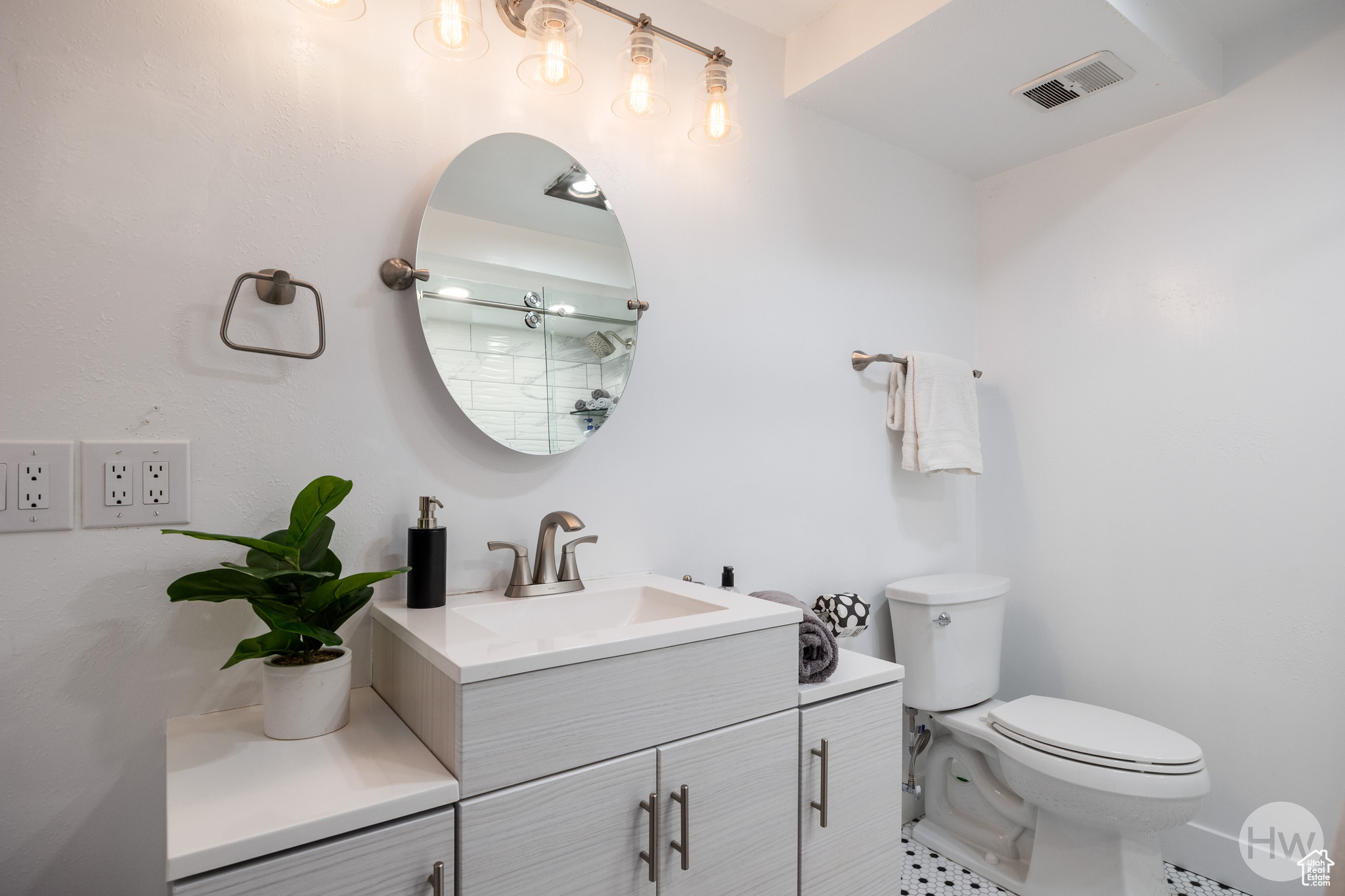 BONNEVILLE TOWER - Residential