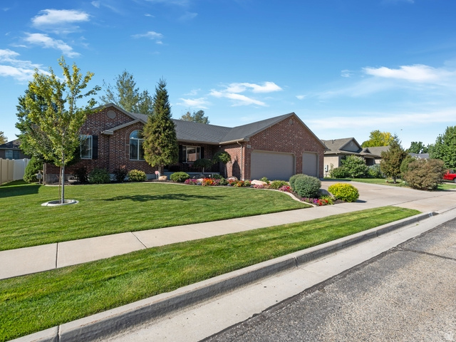 RIVER GLEN - Residential