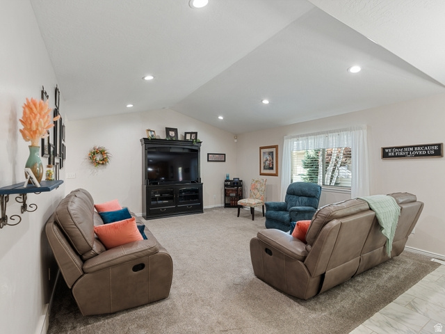 RIVER GLEN - Residential