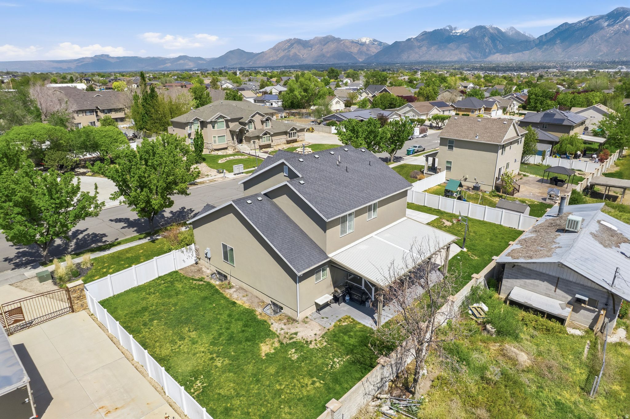 RIVERTON CHASE - Residential