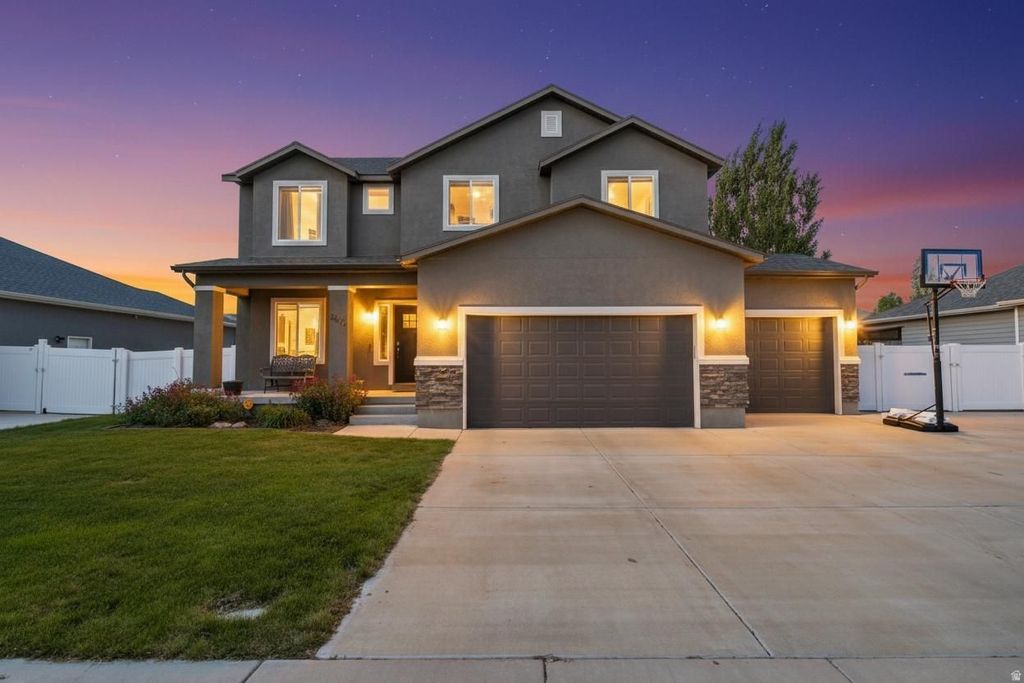 Photo of 2075 E 130 N, Spanish Fork, UT 84660 (MLS # 2154746)