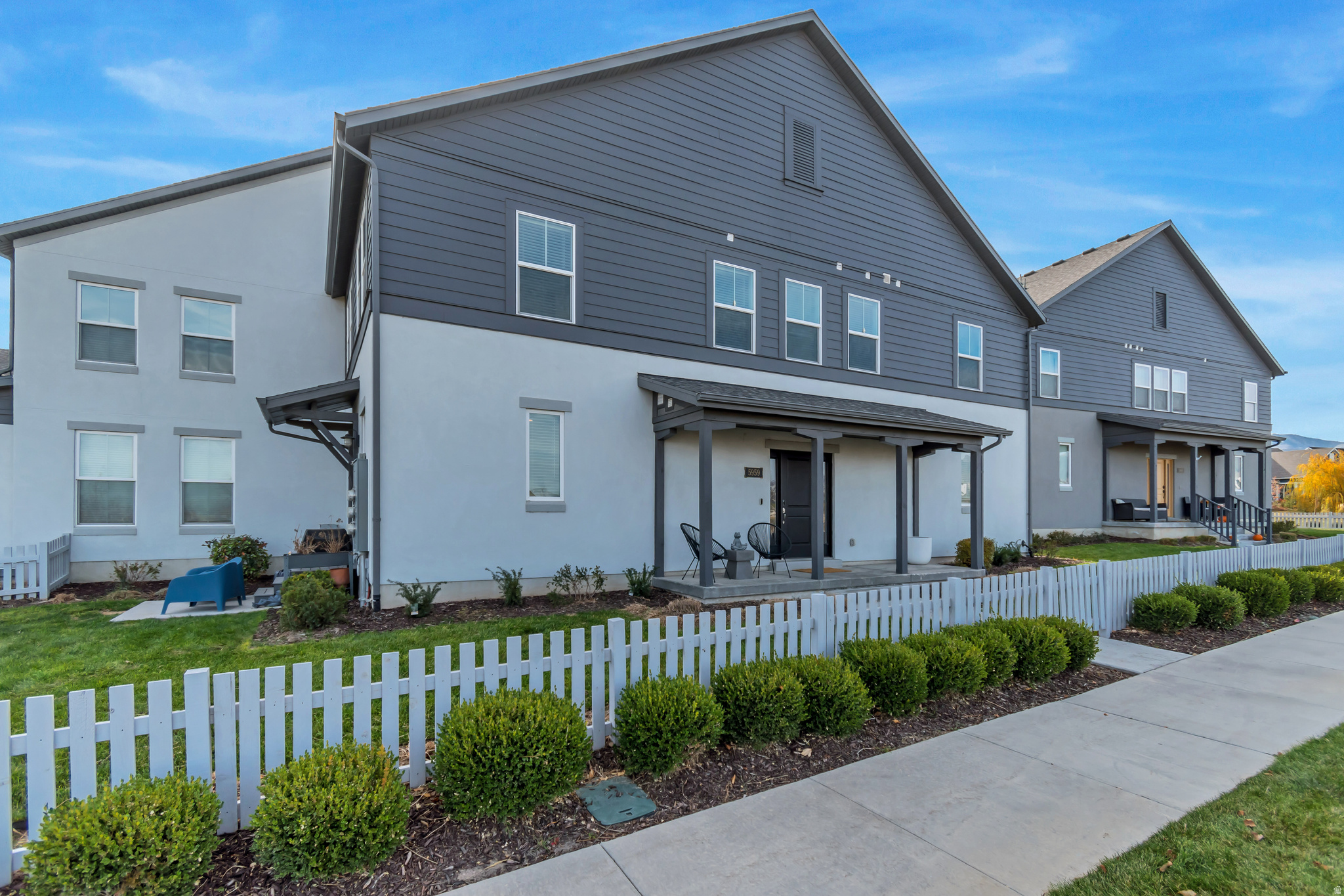 DAYBREAK - Residential