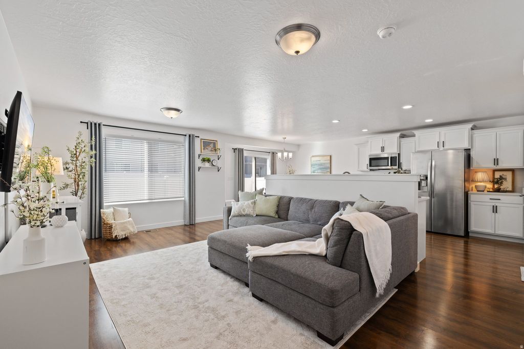 Photo of 443 S DAY DREAM LN #2226, Saratoga Springs, UT 84045 (MLS # 2145960)