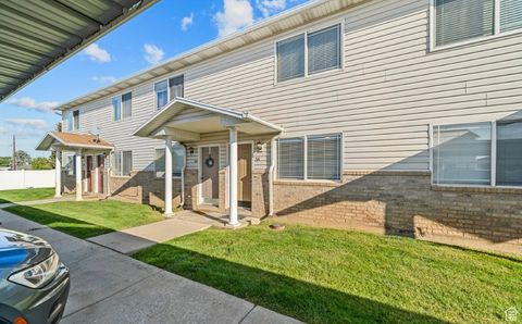 Photo of 424 E 2050 N #3A, North Ogden, UT 84414 (MLS # 2112620)