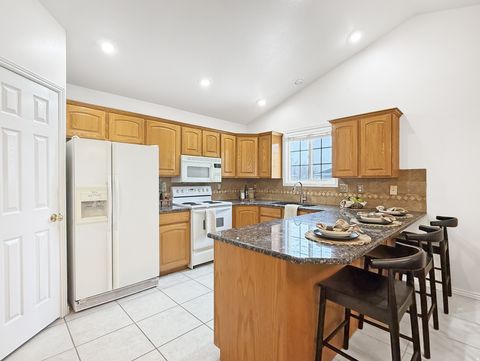 Tiny photo for 1114 E 2600 N, North Ogden, UT 84414 (MLS # 2134039)